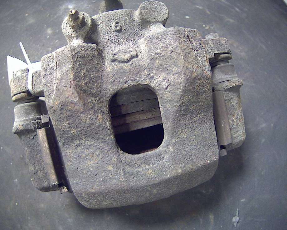 Bremsecaliper venstre foran til Nissan King Cab 1986-1998 (D21) (D21) (King Cab/Pick-up (D21), 2.5 Di|)