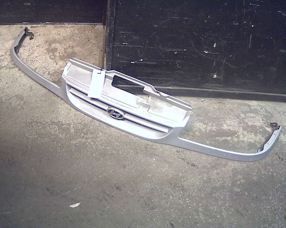 Grill til Hyundai Sonata 1994-1998 (HYUNDAI SONATA 2.0 I GL KMHCF2|)