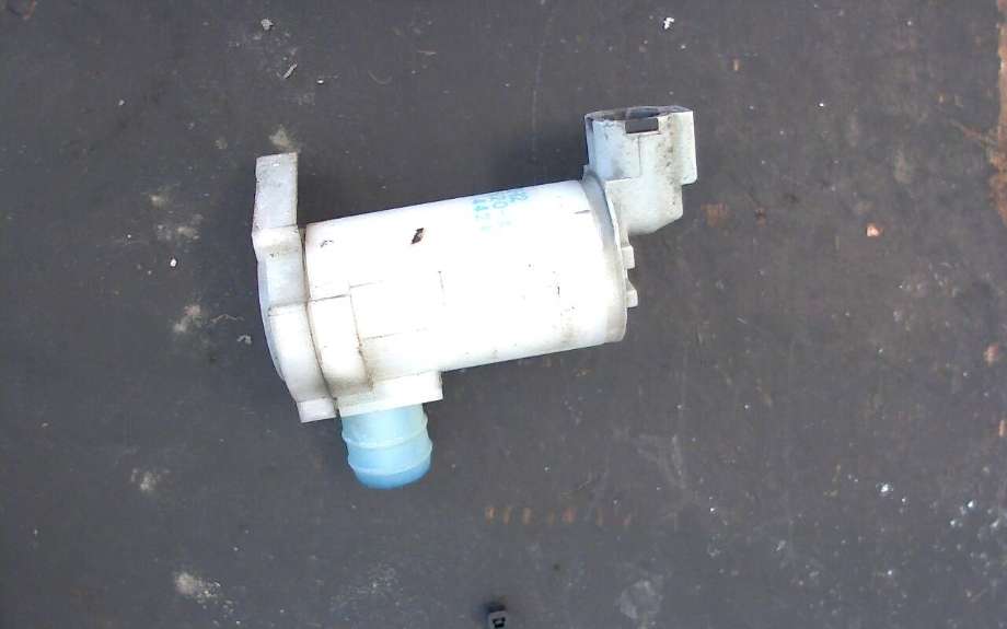 Spylerpumpe foran til Nissan Patrol, 2004-2010 (Fase 2) (Y61) (Y61) (NISSAN|2224620-A)