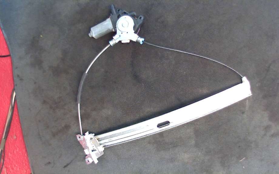 Ruteheis høyre foran til Mazda Tribute 2001-2003  (MAZDA||AY262100-0331)