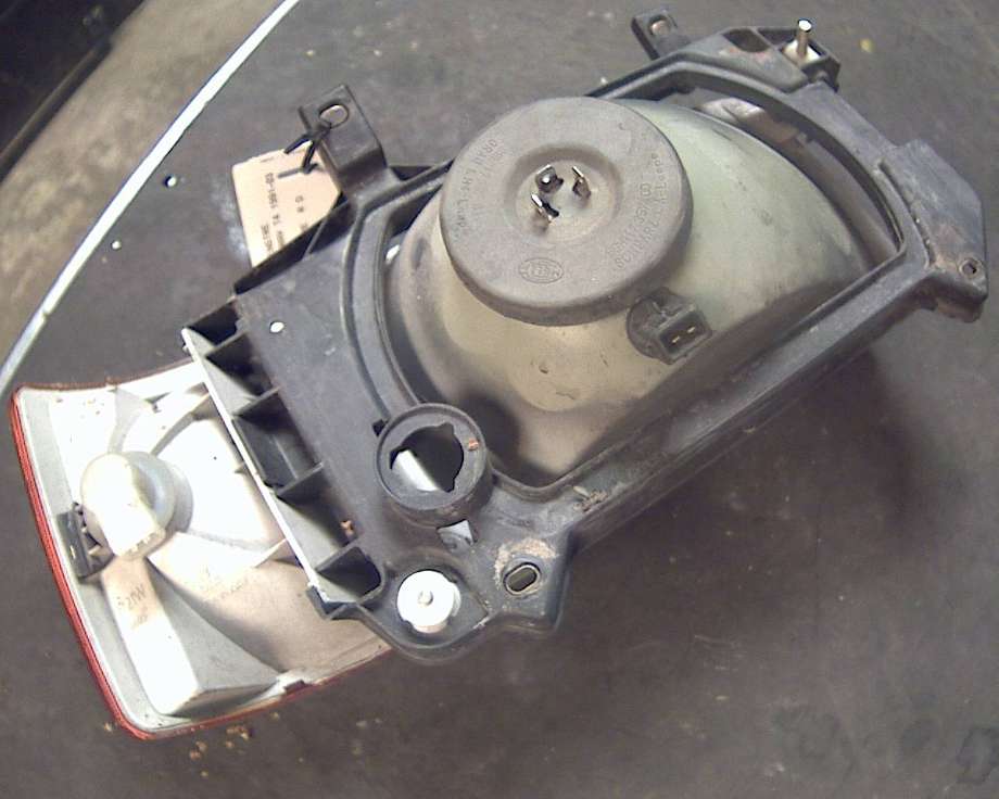 Frontlykt venstre halogen til VW Transporter / Caravelle 1990-2003 (T4) (T4) (VOLKSWAGEN|)