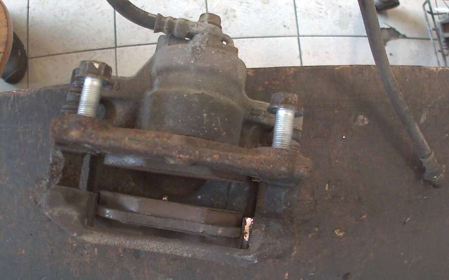 Bremsecaliper venstre foran til Toyota Aygo, 2005-2014 (Type I)  (TOYOTA|)
