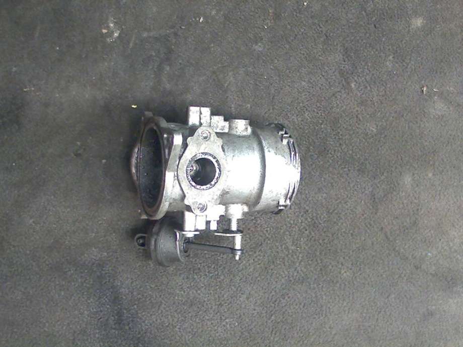 Spjeldhus til VW Transporter / Caravelle 2003-2009 (Fase 1) (T5) (T5) (VOLKSWAGEN|070 128 070 E|)