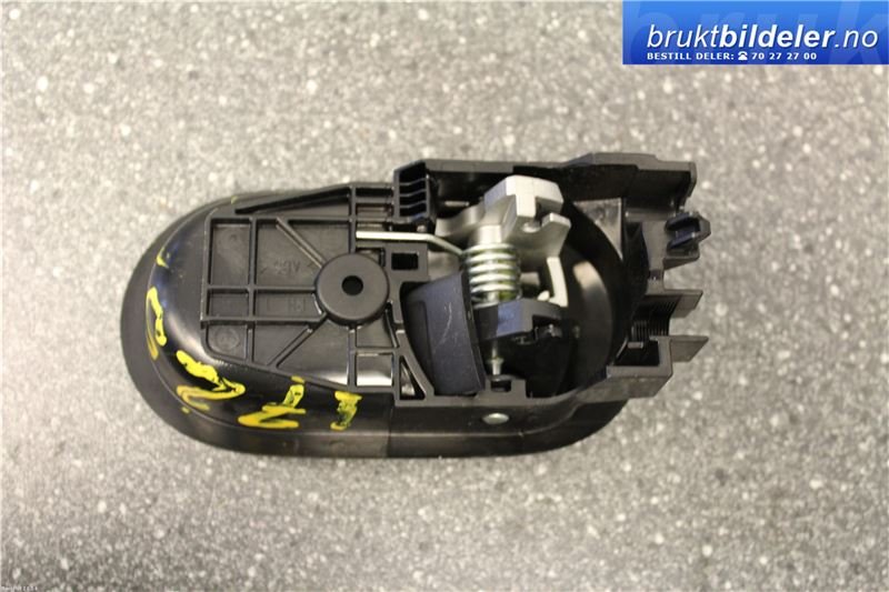 Dørhåndtak inv høyre til Mitsubishi Colt 2009-2013 (Type VII, Fase 2)  (MITSUBISHI|)