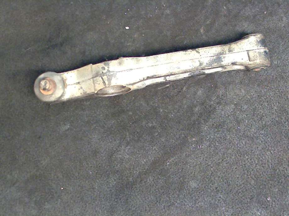 Bærebru høyre foran nedre til Suzuki Ignis, 2003-2010 (Type I) (UNGARN) (UNGARN) (SUZUKI|)