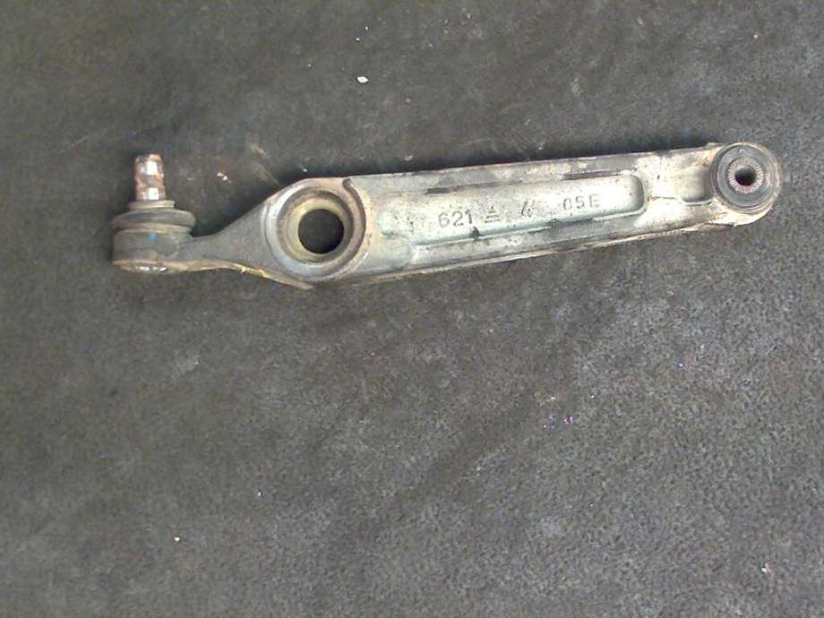 Bærebru høyre foran nedre til Suzuki Ignis 2003-2010 (Type I) (UNGARN) (UNGARN) (SUZUKI|)