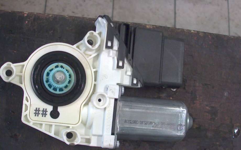 Ruteheis høyre bak til VW Touran 2003-2006 (Type I, Fase 1)  (VOLKSWAGEN|1K0 959 704 B|)