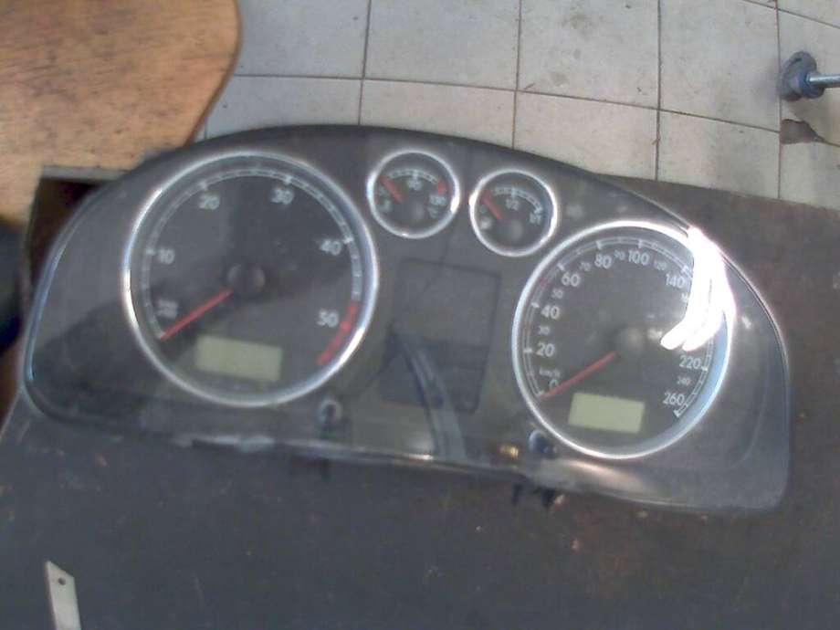 Instrumentpanel til VW Passat, 2001-2005 (B5,3BG) (B5,3BG) (VOLKSWAGEN|3B0 920 827 A)