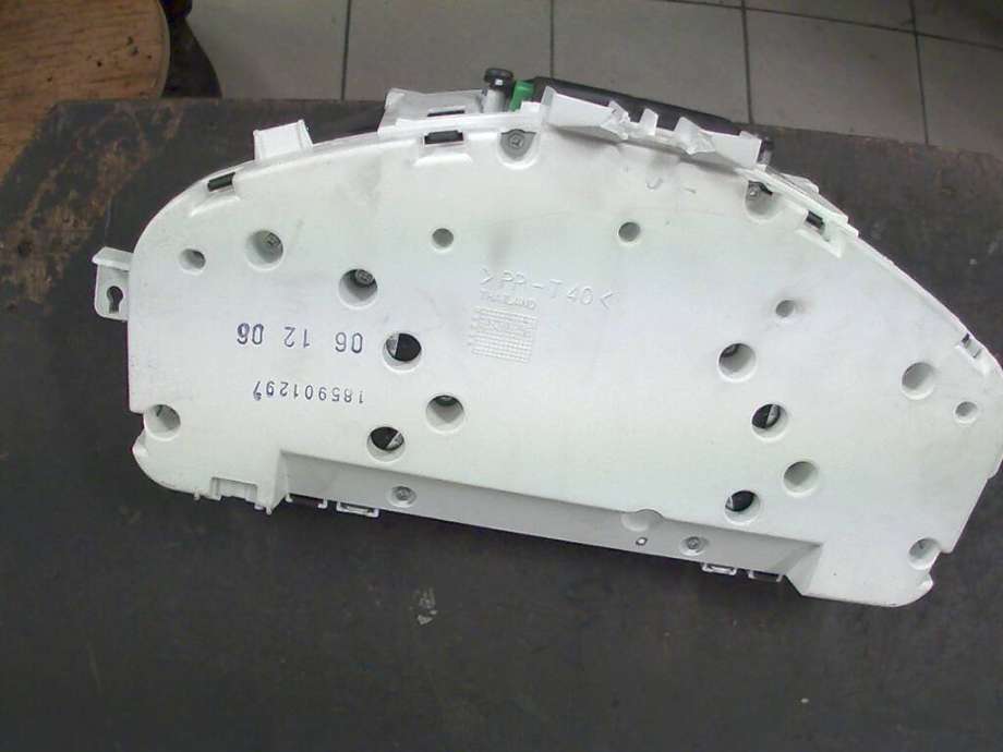 Instrumentpanel til Volvo V50 2004-2007 (Fase 1)  (VOLVO|30710071|)