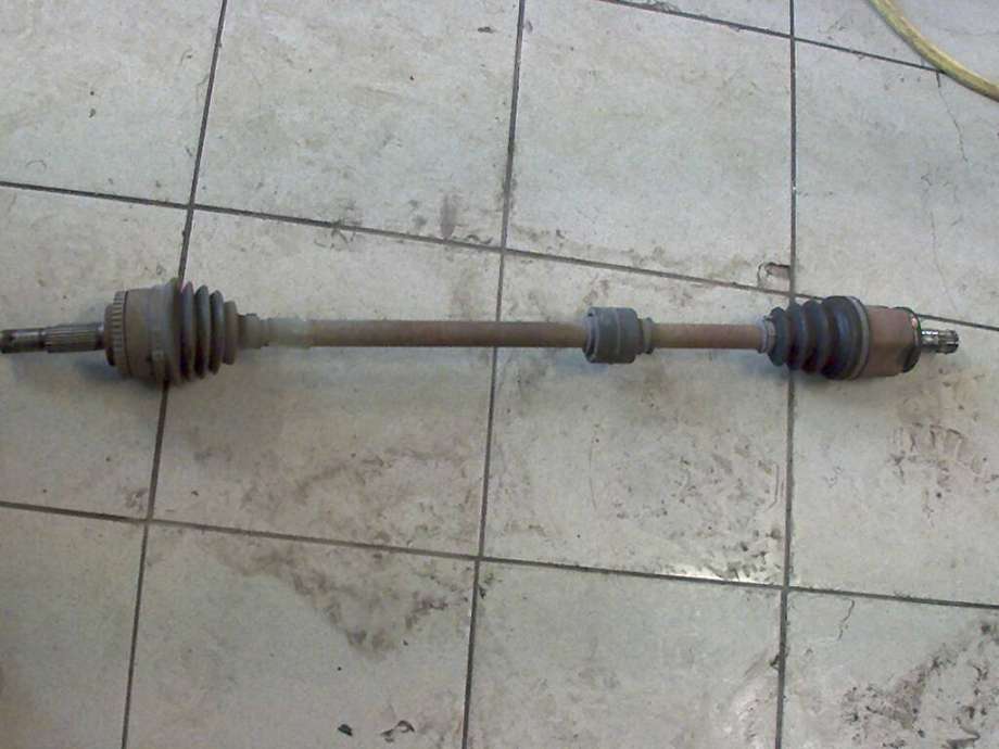 Drivaksel høyre foran til Nissan Almera 2000-2003 (Fase 1) (N16) (N16) (NISSAN|)