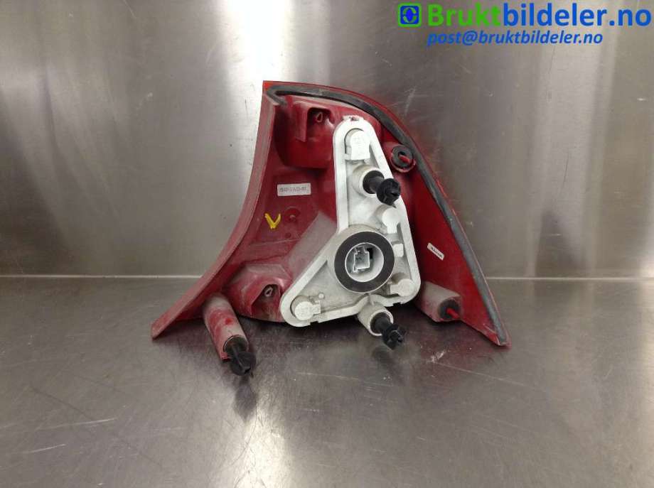 Baklykt venstre til Ford Focus 1998-2004 (Type I)  (FORD|XS4X-13405-BD|)
