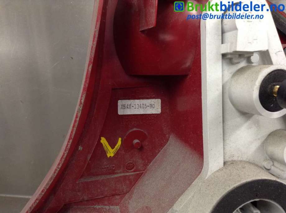 Baklykt venstre til Ford Focus 1998-2004 (Type I)  (FORD|XS4X-13405-BD|)