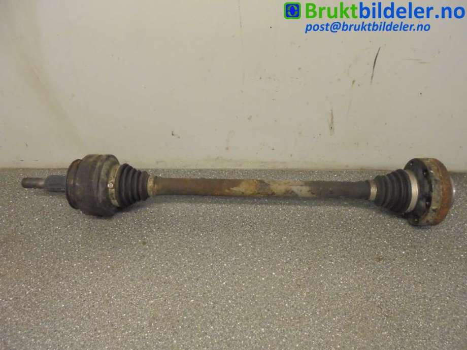 Drivaksel venstre bak til VW Touareg, 2003-2007 (Type I, Fase 1) (VOLKSWAGEN|)