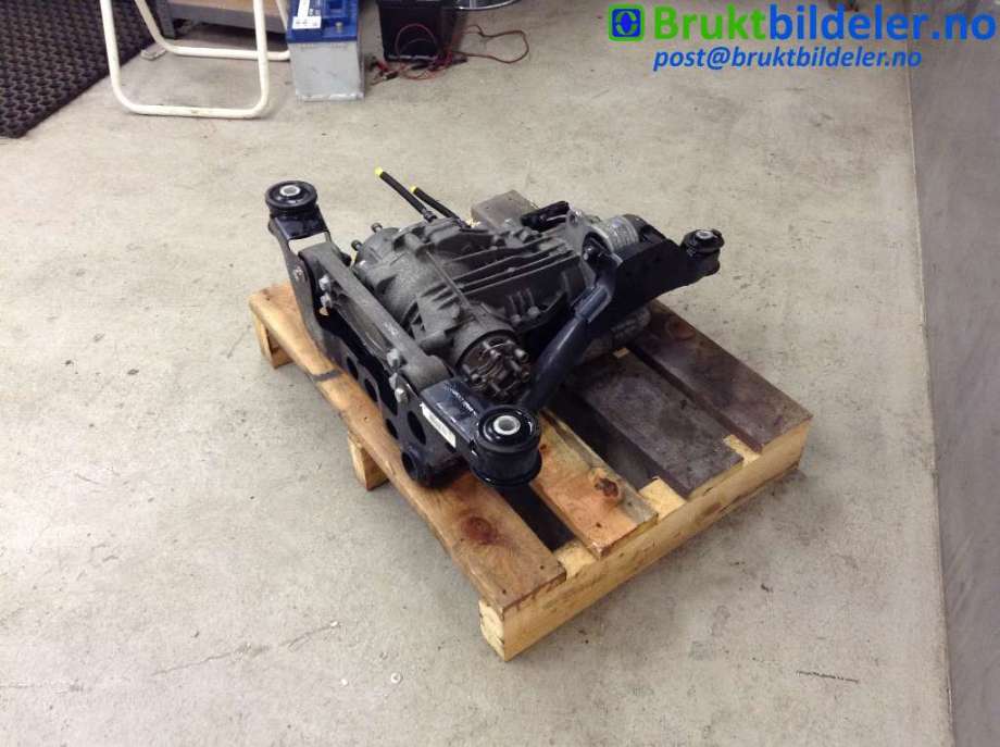 Kardang klokke bak til VW Transporter / Caravelle 2015-2019 (T6) (T6) (09N 525 010 F|QUD|)