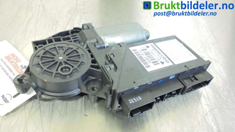 Ruteheis høyre foran til Audi A4 2004-2008 (Type III) (B7) (B7) (AUDI|8E1 959 802 B|)