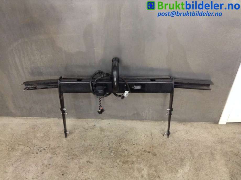 Hengerfeste til VW Transporter / Caravelle 2015-2019 (T6) (T6) (7H0 803 881 H|11490403|)