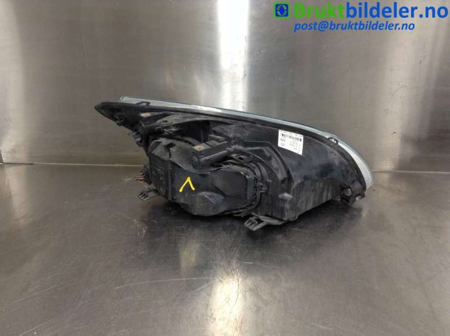 Frontlykt venstre halogen til Ford Focus 2004-2007 (Type II, Fase 1)  (FORD|4M51-13W030-AD|1480990|)