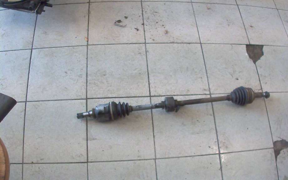 Drivaksel høyre foran til Toyota Avensis 2000-2003 (Type I, Fase 2) (TOYOTA|)
