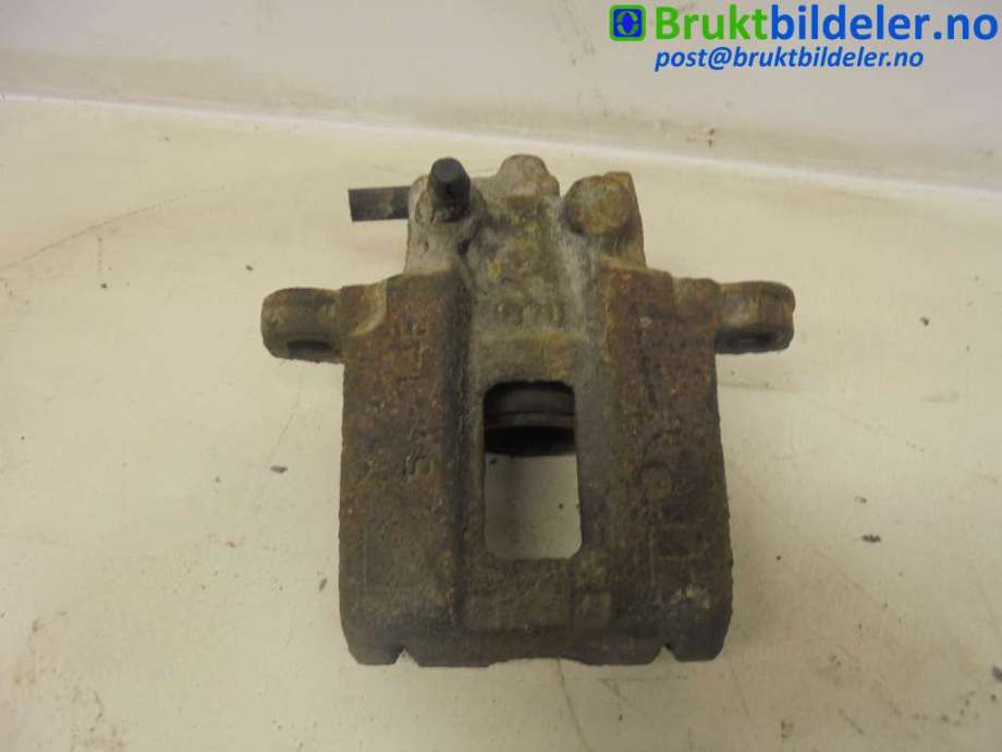 Bremsecaliper venstre bak til Mitsubishi Pajero 2007-2016 (Type IV, Fase 1)  (MITSUBISHI|4605A909|)