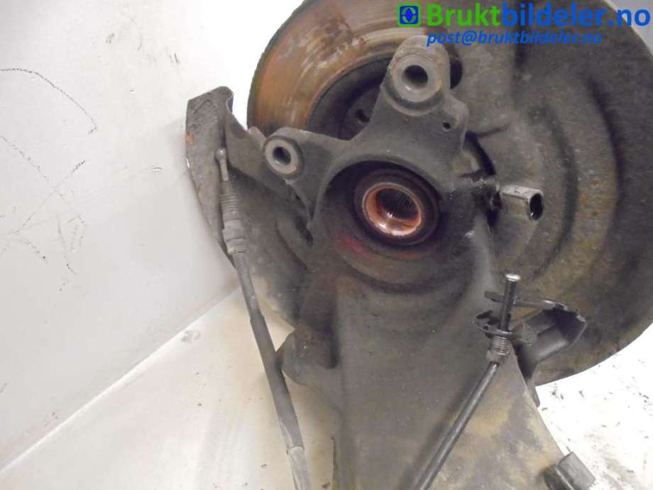Hjulspindel venstre bak til VW Transporter / Caravelle 2003-2009 (Fase 1) (T5) (T5) (VOLKSWAGEN|7H0 501 071 E|)