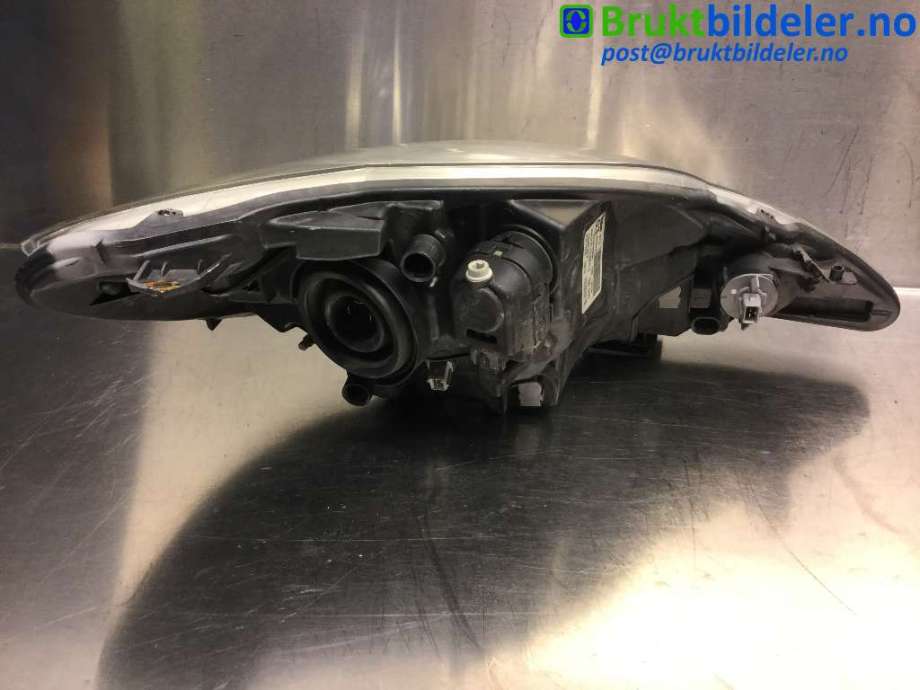 Frontlykt venstre halogen til Peugeot 107 2006-2014  (PEUGEOT|81150-0H030|89032403|)