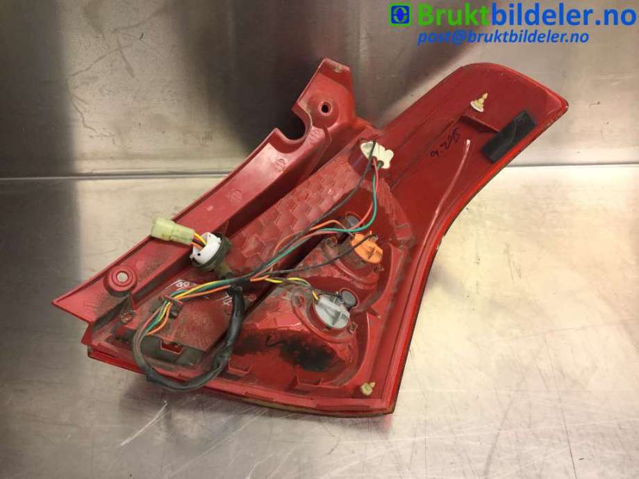 Baklykt venstre til Suzuki Swift 2005-2010  (SUZUKI|35670-62J00|)