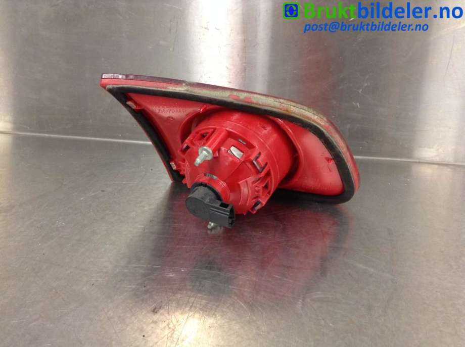 Baklykt høyre indre til VW Passat 2005-2010 (B6) (B6) (VOLKSWAGEN|3C9 945 094|)