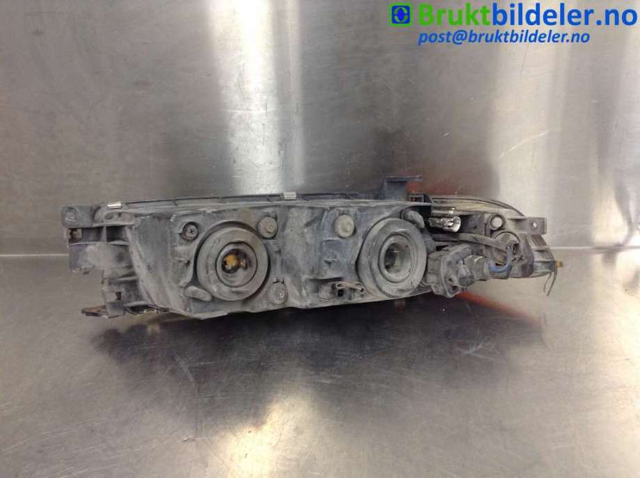 Frontlykt høyre halogen til Mitsubishi Galant 1997-2000 (Type VII, Fase 1) (MITSUBISHI|)