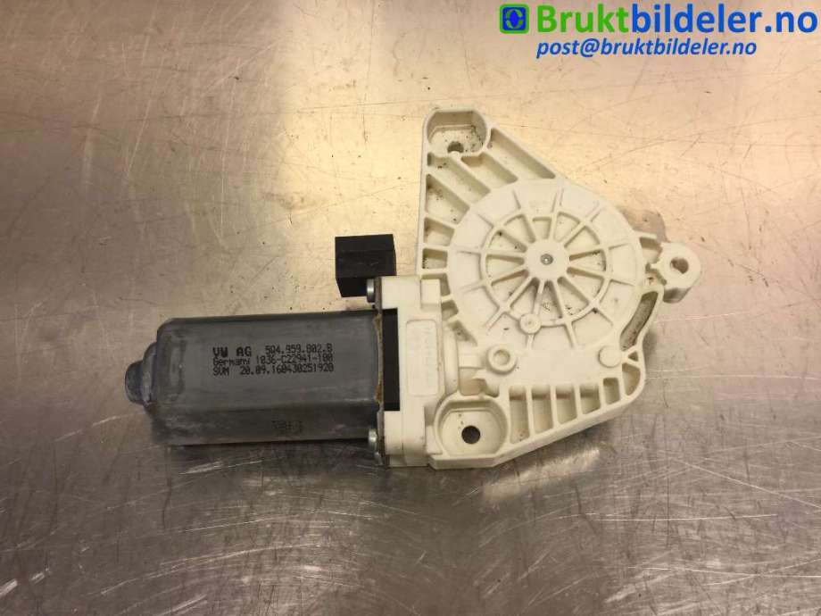 Ruteheis høyre foran til VW Passat 2015-2019 (Fase 1) (B8) (B8) (5Q4 959 802 B|)