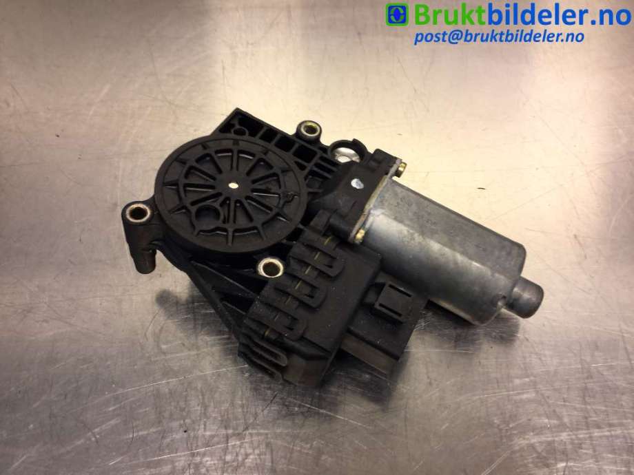 Ruteheis høyre foran til Audi A4 1999-2001 (Type I, Fase 2) (B5) (B5) (AUDI|2703003947|0130821786|)