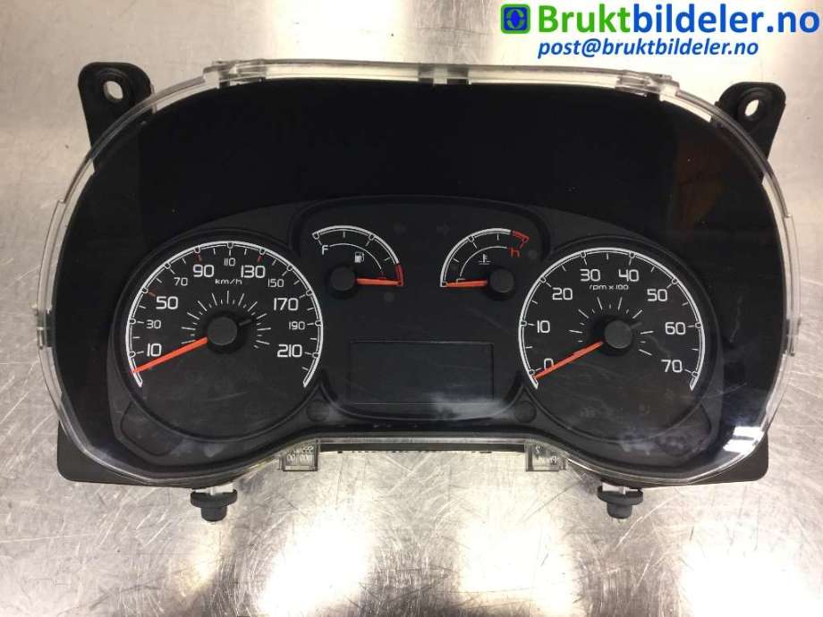 Instrumentpanel til Fiat Doblo, 2010-->> (Type II)  (FIAT|51867722)