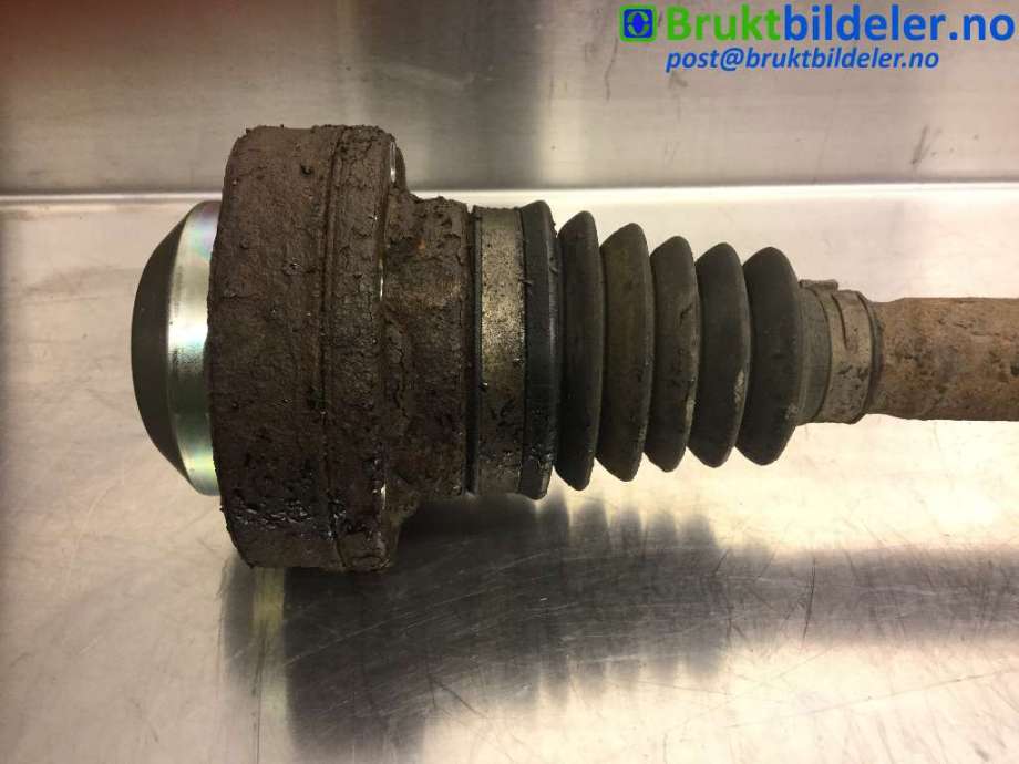 Drivaksel høyre bak til Audi A6, Allroad 2006-2008 (Type II, Fase 1) (C6) (C6) (AUDI|4F0 501 203 B|)