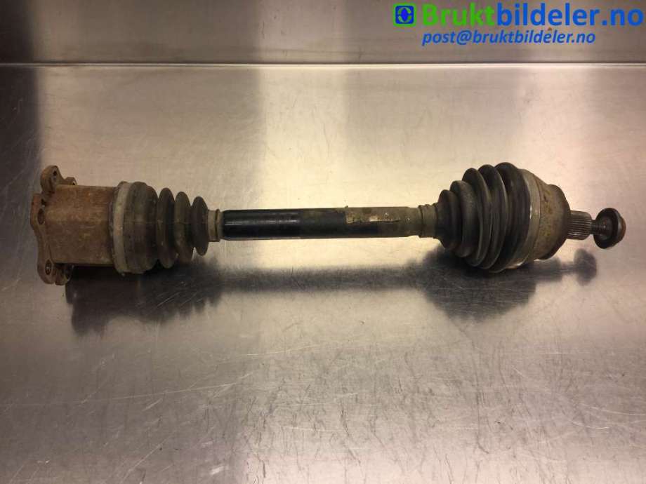 Drivaksel høyre foran til Audi A6, Allroad, 2006-2008 (Type II, Fase 1) (C6) (C6) (AUDI|4F0 407 272 J)
