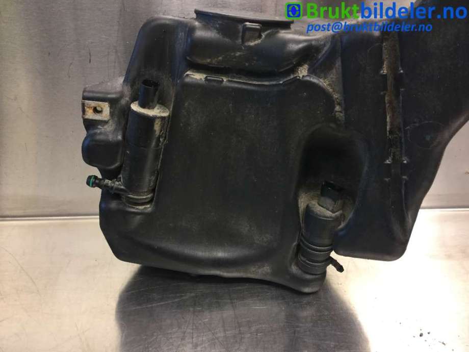 Spylertank til Mercedes E-Klasse 2009-2013 (Fase 1) (W212) (W212) (MERCEDES|A 204 860 07 60|)