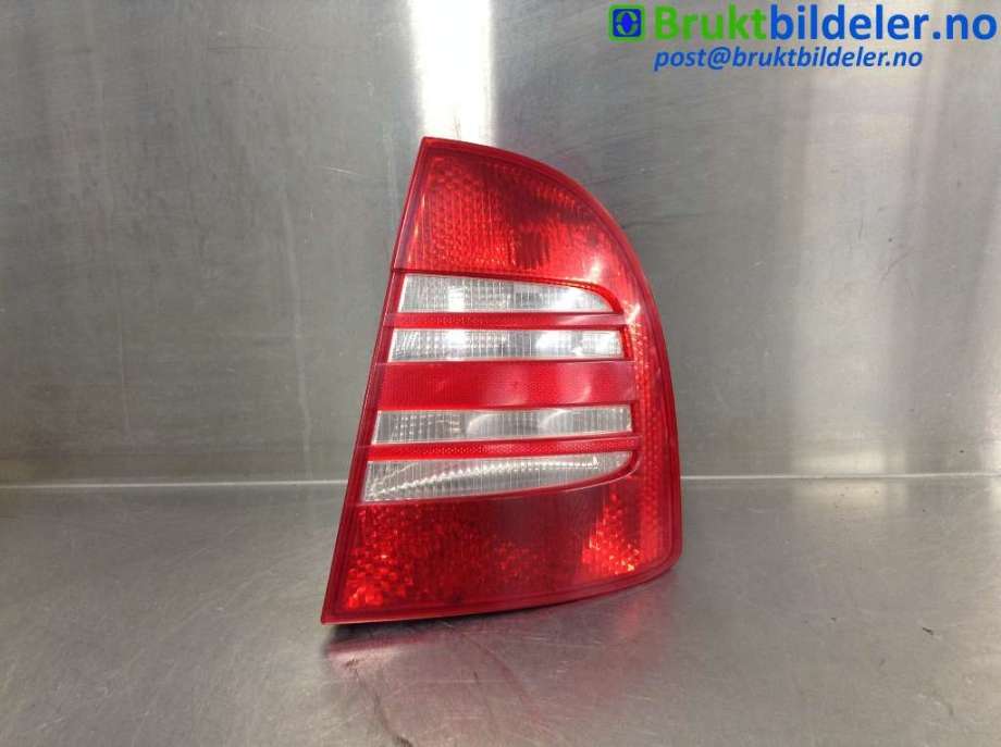 Baklykt høyre til Škoda Superb 2002-2008 (Type I) (SKODA|3U5 945 096|)