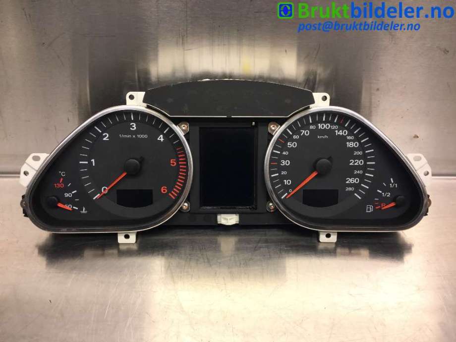 Instrumentpanel til Audi A6, Allroad, 2006-2008 (Type II, Fase 1) (C6) (C6) (AUDI|4F0 920 901 C)