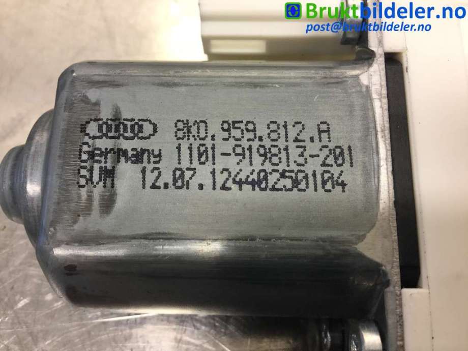 Ruteheis høyre bak til Audi Q3 2011-2014 (Type I, Fase 1) (AUDI|8K0 959 812 A|)