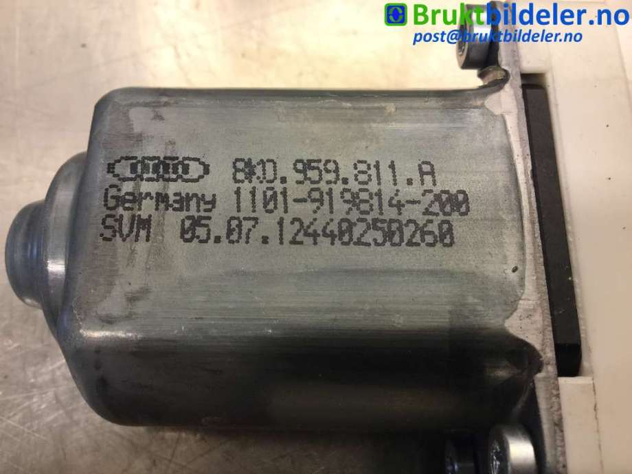 Ruteheis venstre bak til Audi Q3 2011-2014 (Type I, Fase 1)  (AUDI|8K0 959 811 A|)
