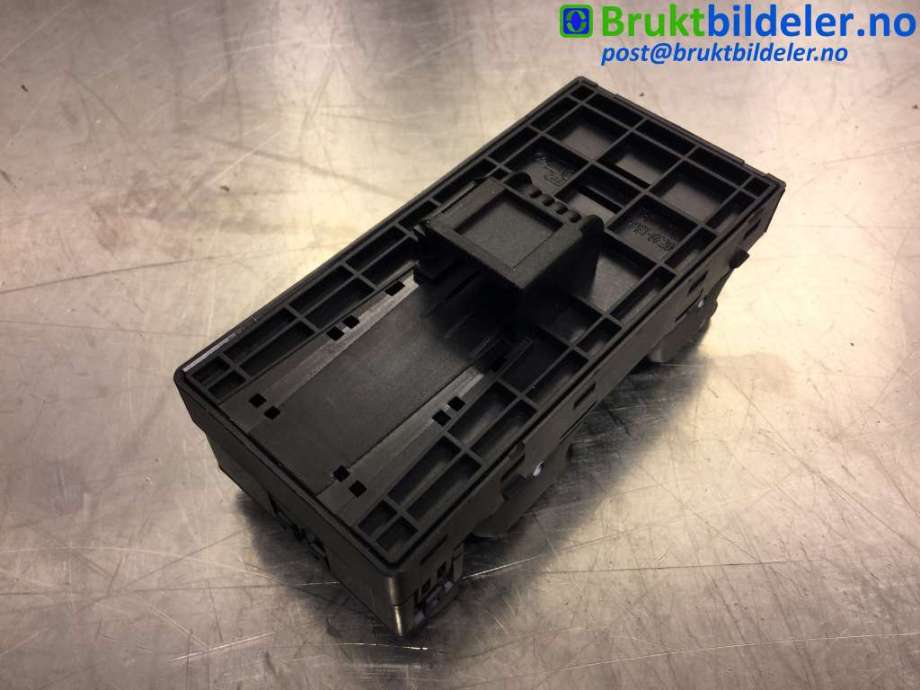 Bryter ruteheis til Audi Q3 2011-2014 (Type I, Fase 1) (AUDI|8U0 959 851 A|)