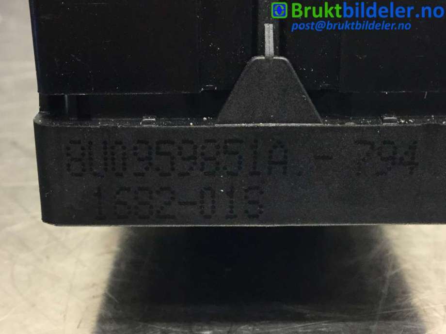 Bryter ruteheis til Audi Q3 2011-2014 (Type I, Fase 1) (AUDI|8U0 959 851 A|)