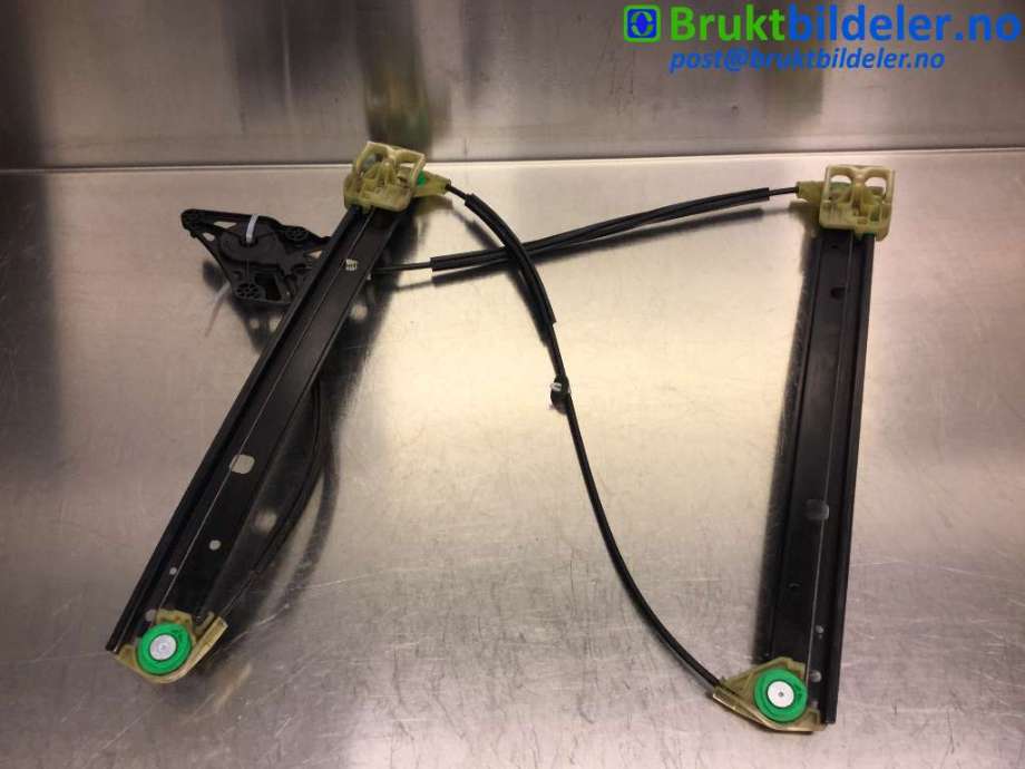 Ruteheis til Audi Q3, 2011-2014 (Type I, Fase 1) (AUDI|8U0 837 461)