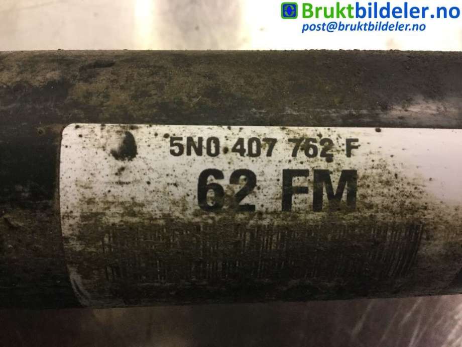 Drivaksel høyre foran til Audi Q3 2011-2014 (Type I, Fase 1)  (AUDI|5N0 407 762 F|)