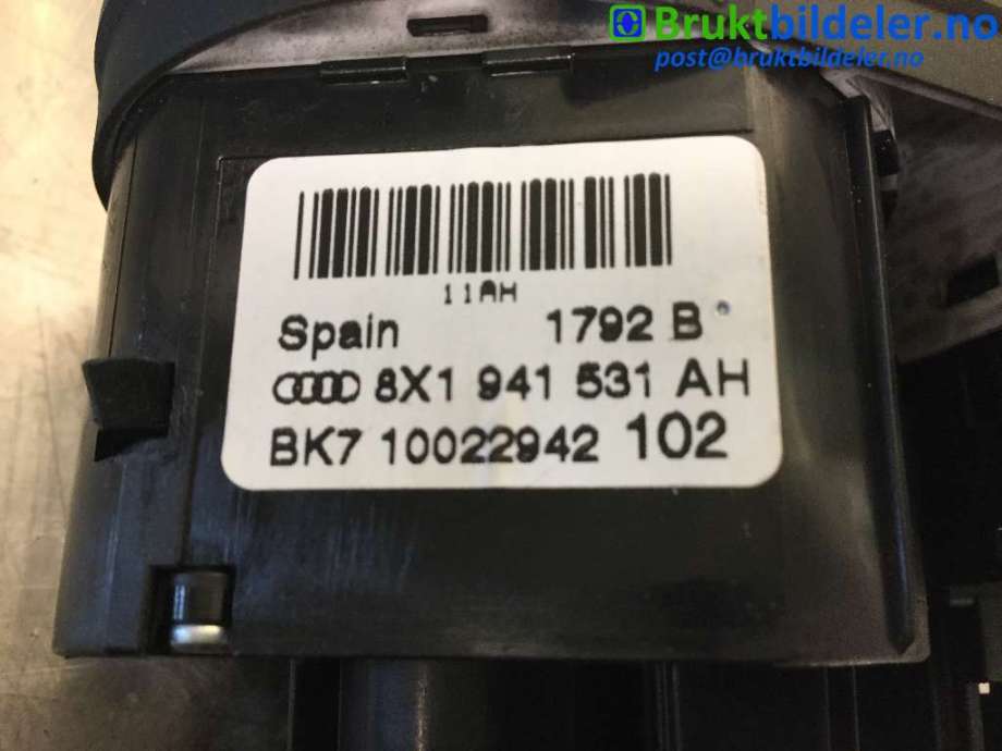 Bryter lys til Audi Q3 2011-2014 (Type I, Fase 1)  (AUDI|8X1 941 531 AH|)