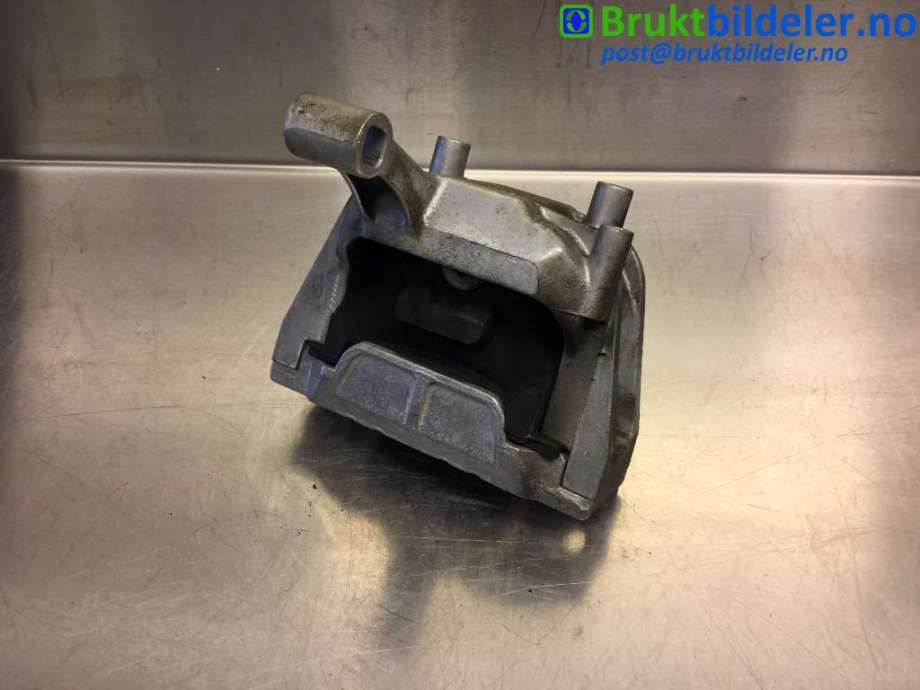 Motorfeste til Audi Q3 2011-2014 (Type I, Fase 1)  (AUDI|5N0 199 262 F|)