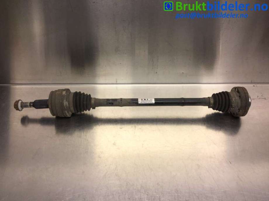 Drivaksel høyre bak til VW Transporter / Caravelle, 2009-2015 (Fase 2) (T5) (T5) (VOLKSWAGEN|7E0 501 202)
