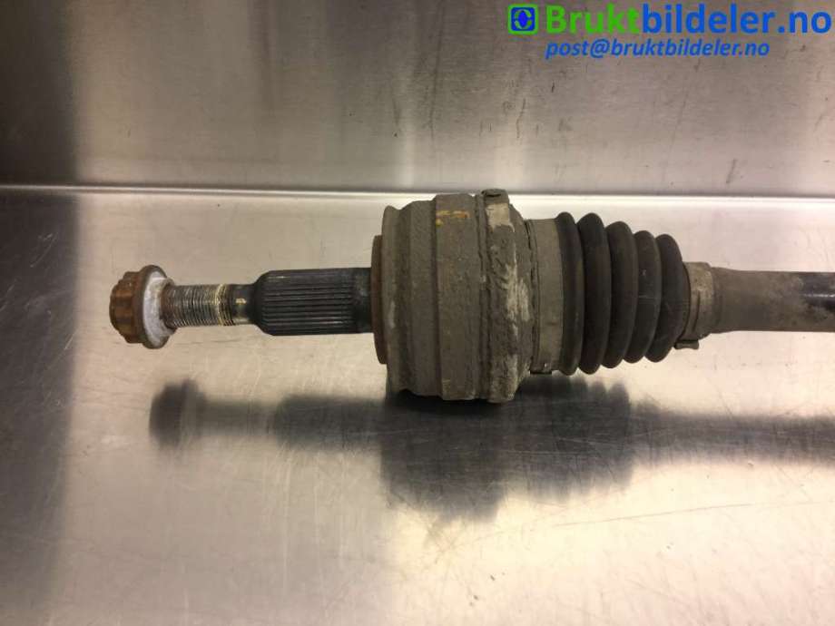 Drivaksel høyre bak til VW Transporter / Caravelle 2009-2015 (Fase 2) (T5) (T5) (VOLKSWAGEN|7E0 501 202|)