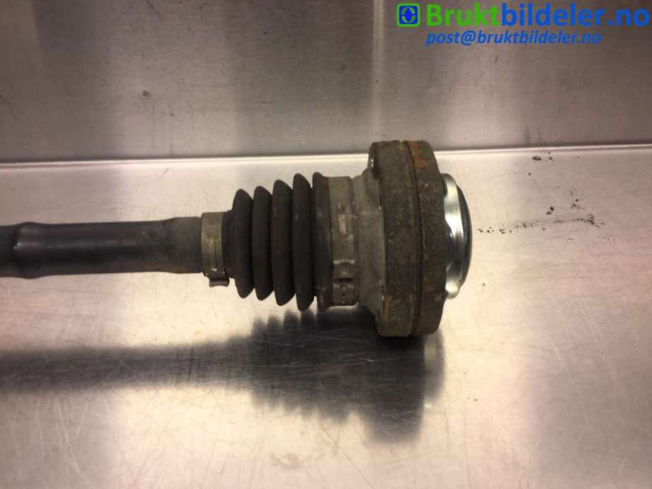 Drivaksel høyre bak til VW Transporter / Caravelle 2009-2015 (Fase 2) (T5) (T5) (VOLKSWAGEN|7E0 501 202|)