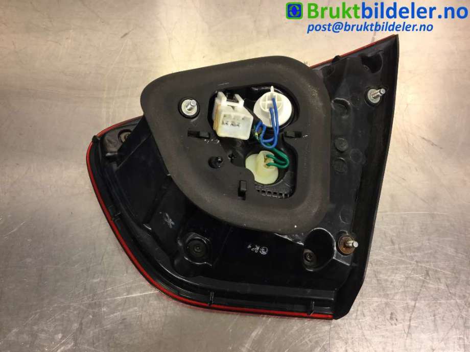 Baklykt venstre indre til Kia Rio 2011-2017 Type III  (KIA|92403-1W200|)