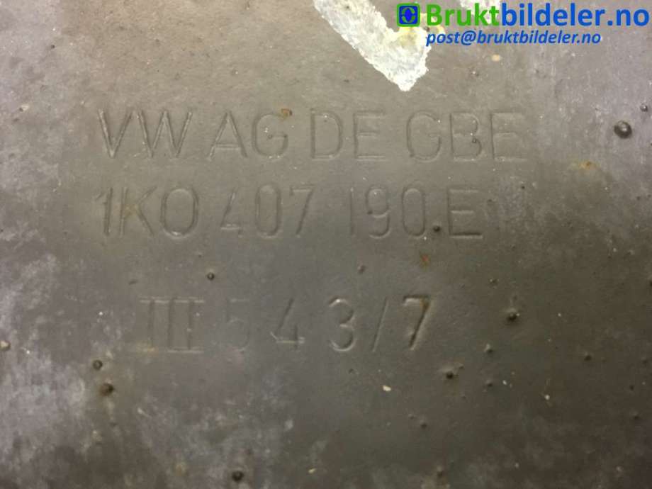 Bærebru høyre foran nedre til VW Golf V, Combi 2003-2008  (VOLKSWAGEN|1K0407190E|)