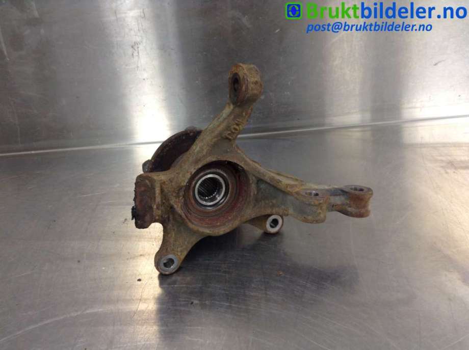 Hjulspindel venstre foran til Toyota Yaris 2012-2014 (Type III, Fase 1)  (TOYOTA|43212-0D230|)